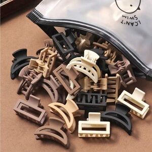 NEW IN PACKAGE WOMEN'S 20 PIECES CLAW CLIPS